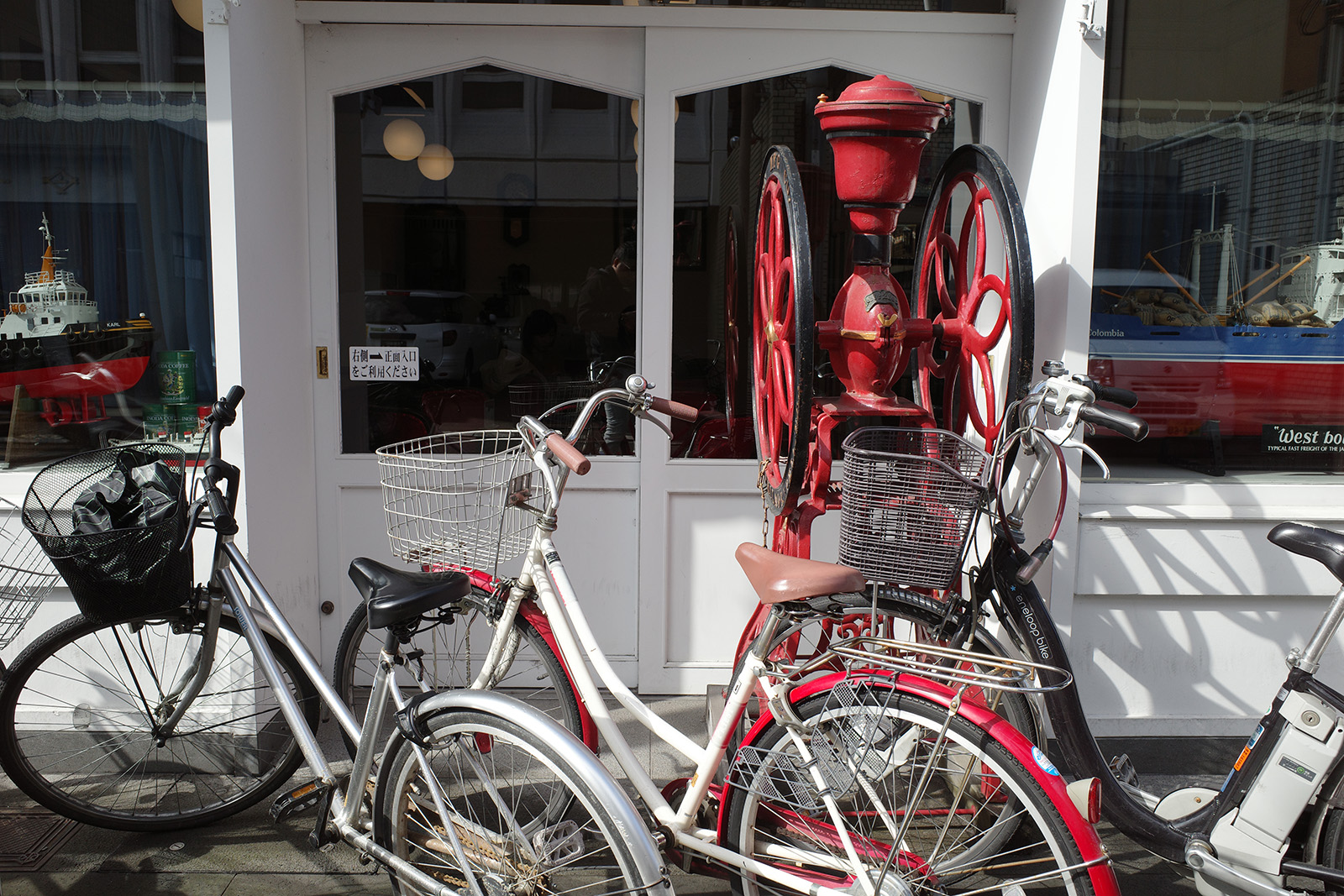 標準圖像：室內靜物與光影