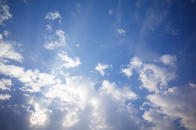 GR II 偏冷色的藍天表現