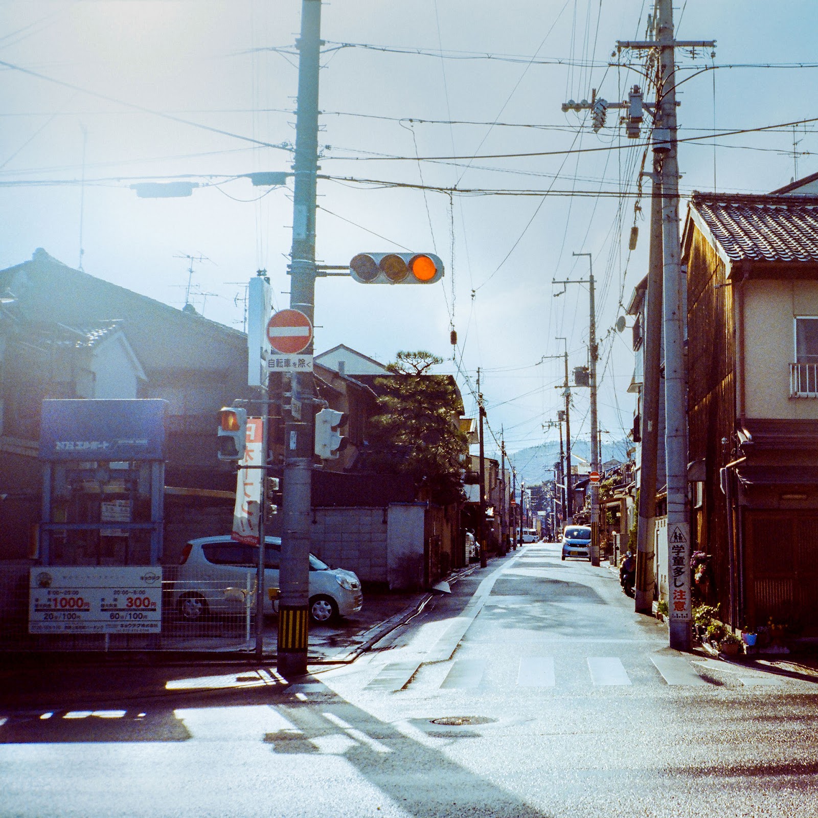 《默拍京都》底片攝影作品：京都街角的午後
