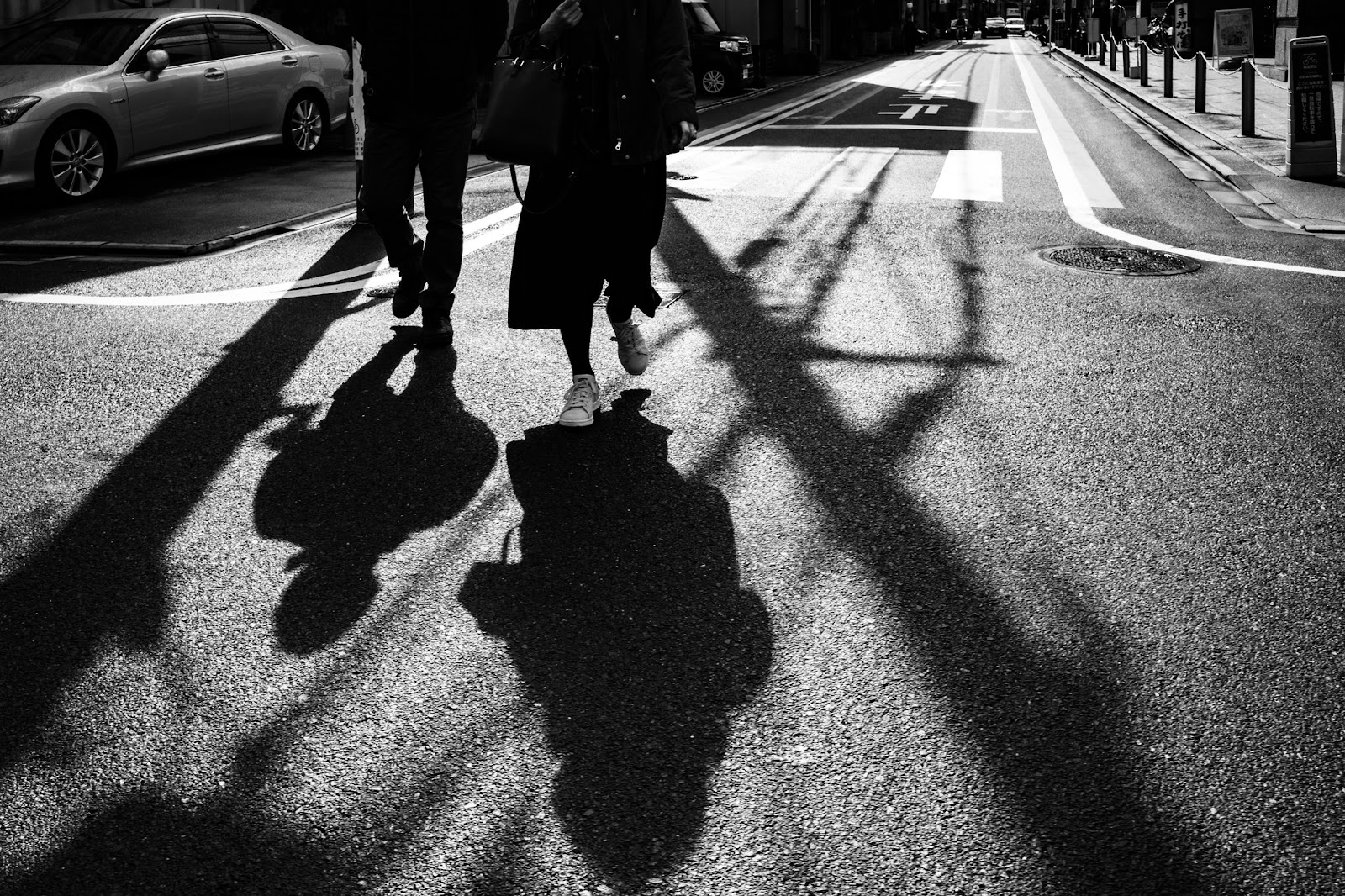 GR 街拍視角：城市裡光影交錯的瞬間