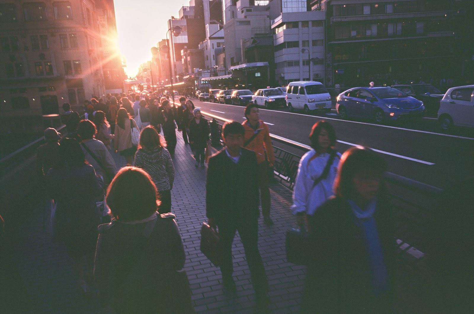 街頭攝影的觀察：主動挑選時間的節點