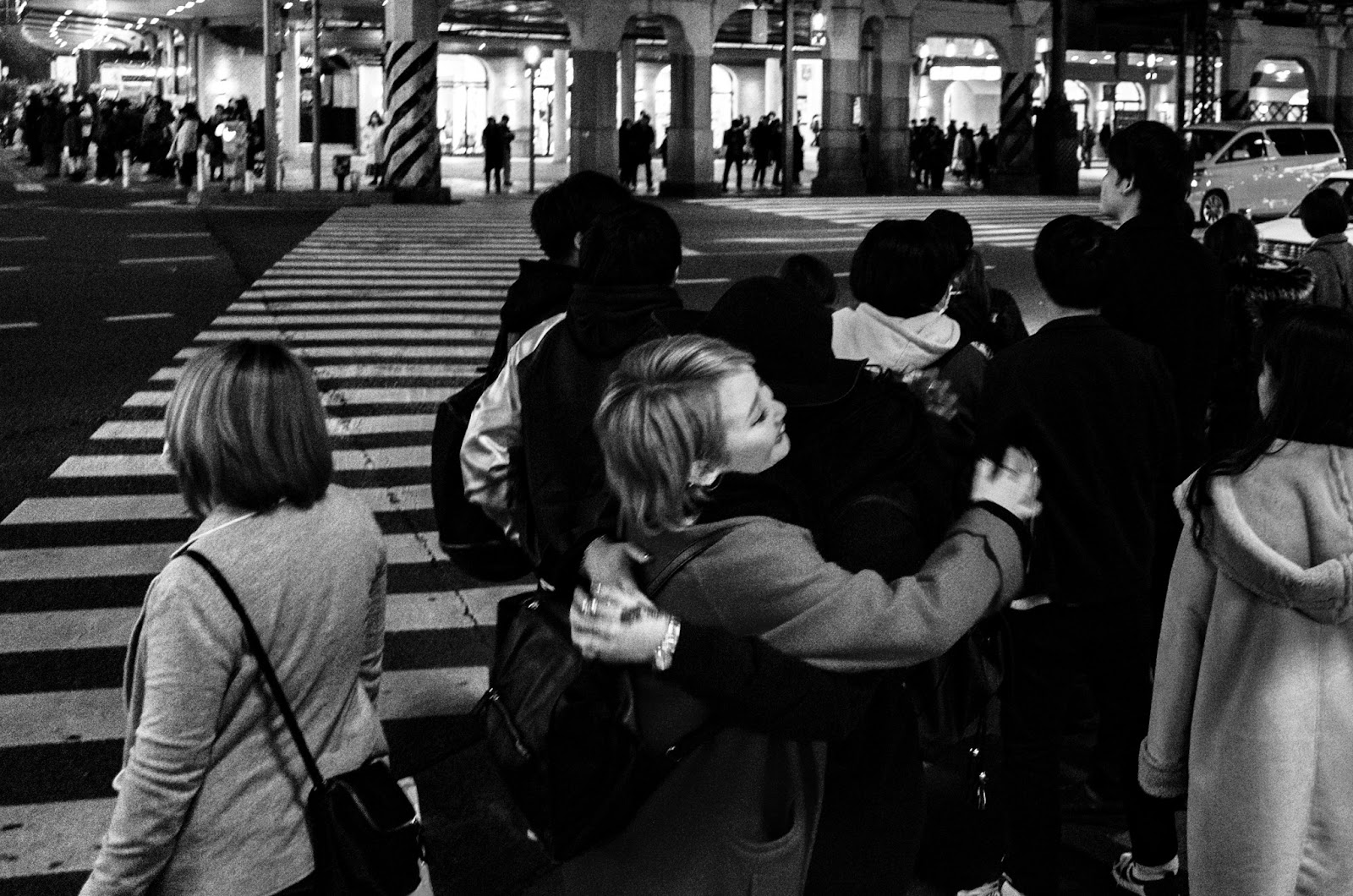 GR 街拍視角：與行人交會的獨特時刻