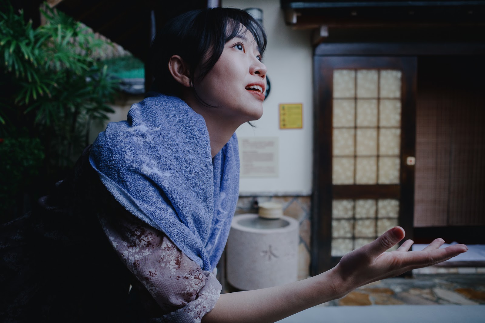 淳心在台東知本老爺酒店吹頭髮甩頭的自然瞬間