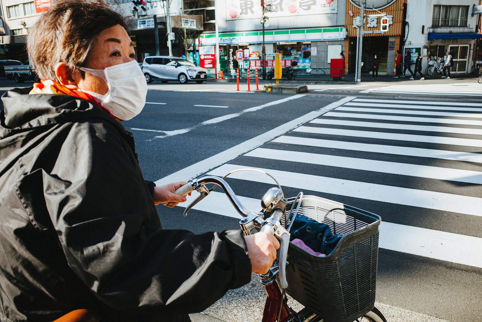 SNAP 快拍對於近距離的人物會有點失焦感，有時這樣的感覺會讓照片多一點情緒