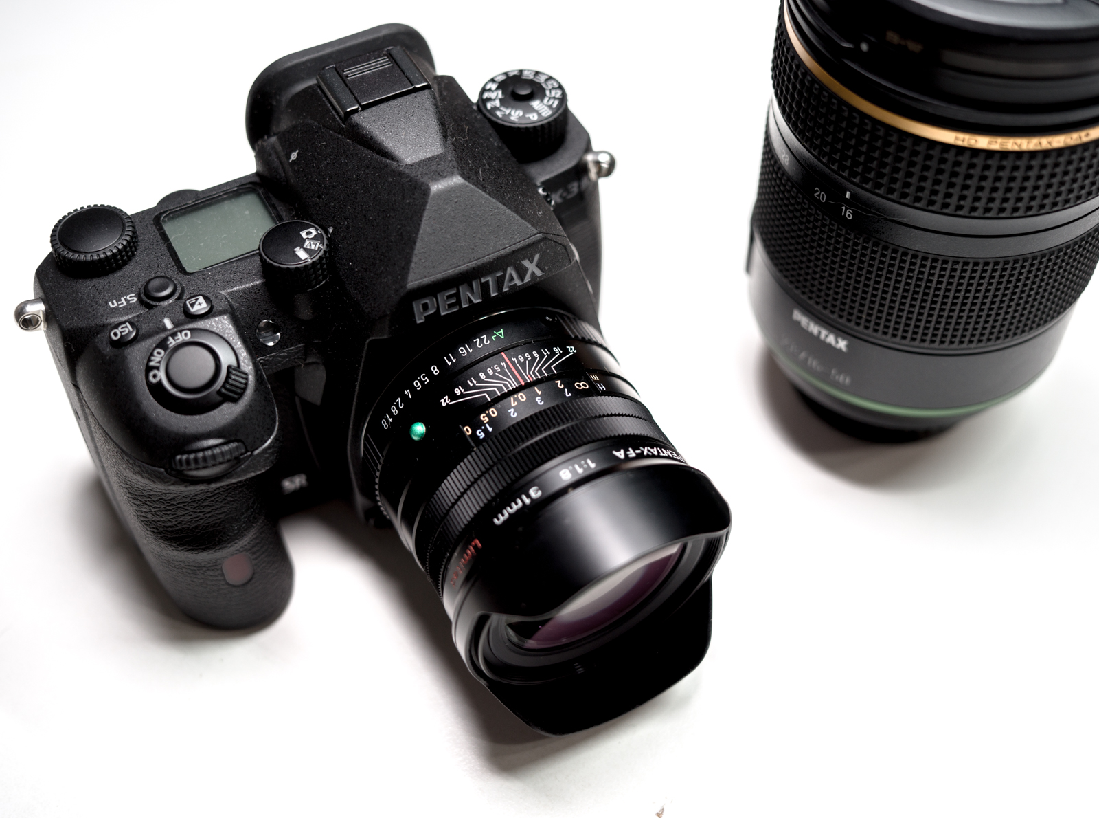 PENTAX K-3 Mark III Monochrome 專屬單色介面