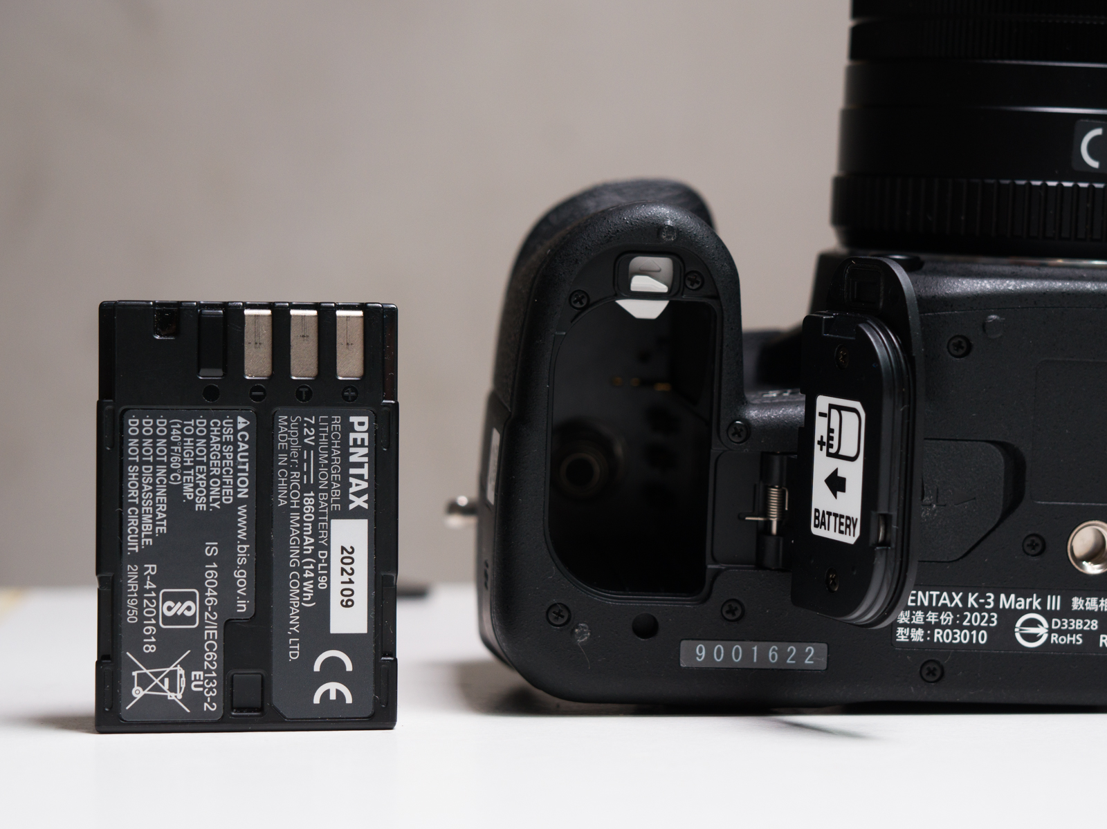 PENTAX K-3 Mark III Monochrome 機身外觀細節