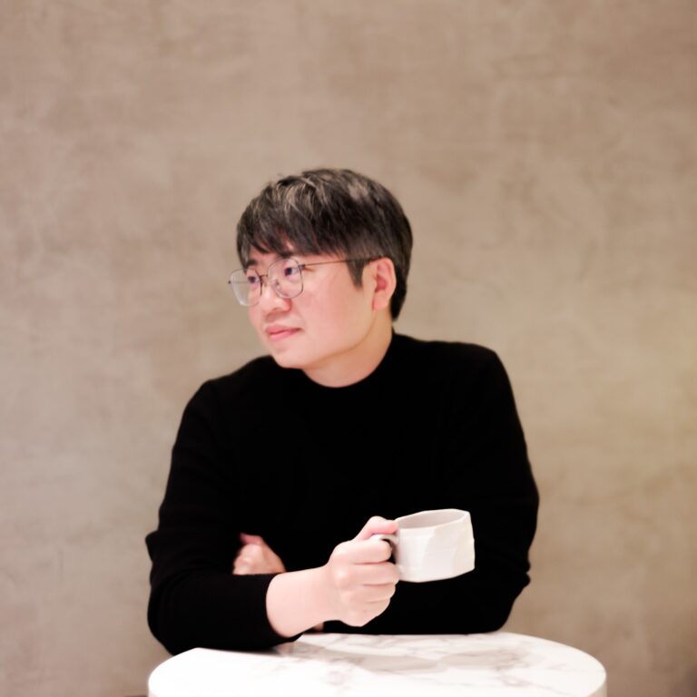 台灣專業攝影師與暢銷作家 mookio 阿默