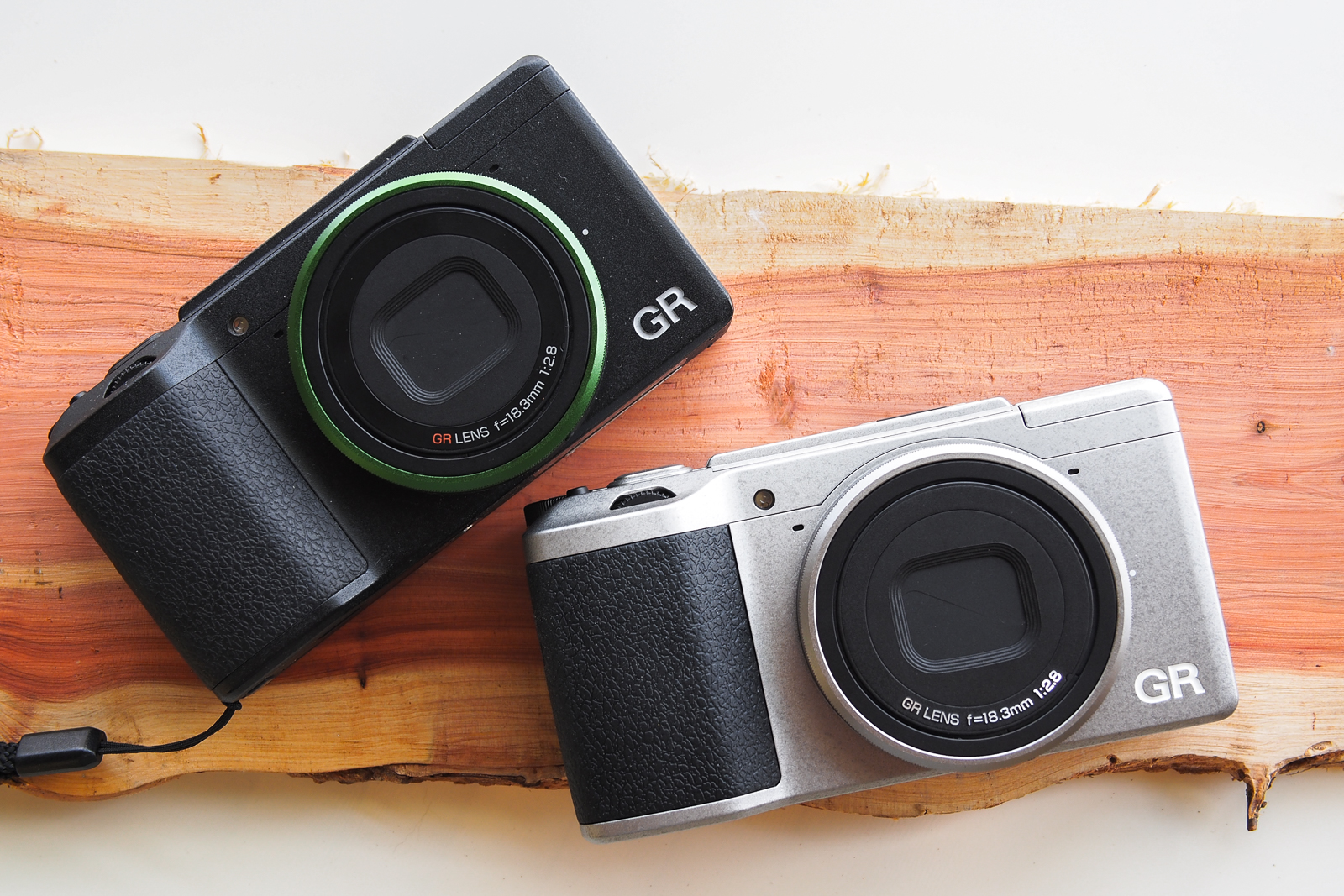 RICOH GR II Silver 魅力銀機身細節 5