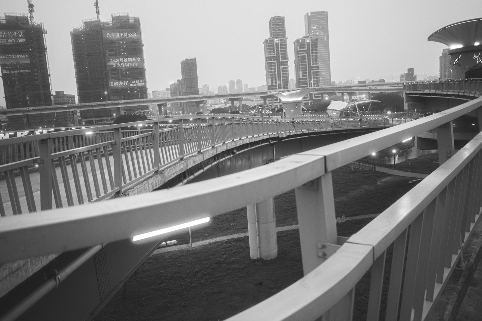 GR III HDF 黑白顆粒感實拍 2