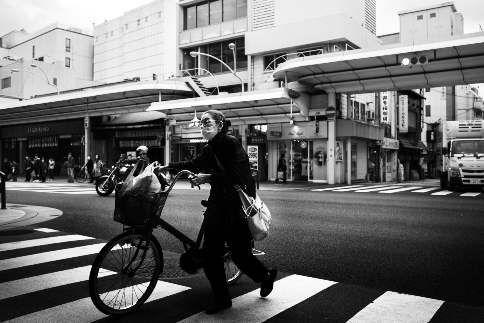 京都河原町街頭黑白攝影