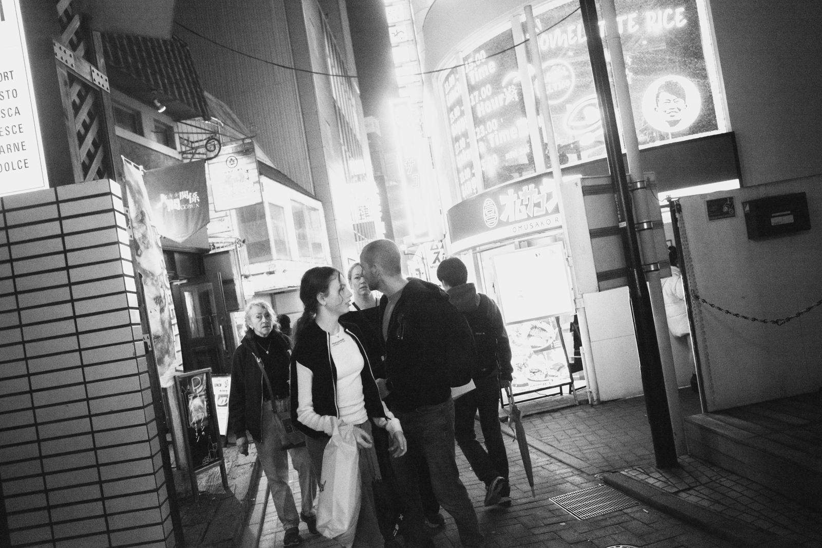 HDF 展現黑白構圖的純粹與平衡