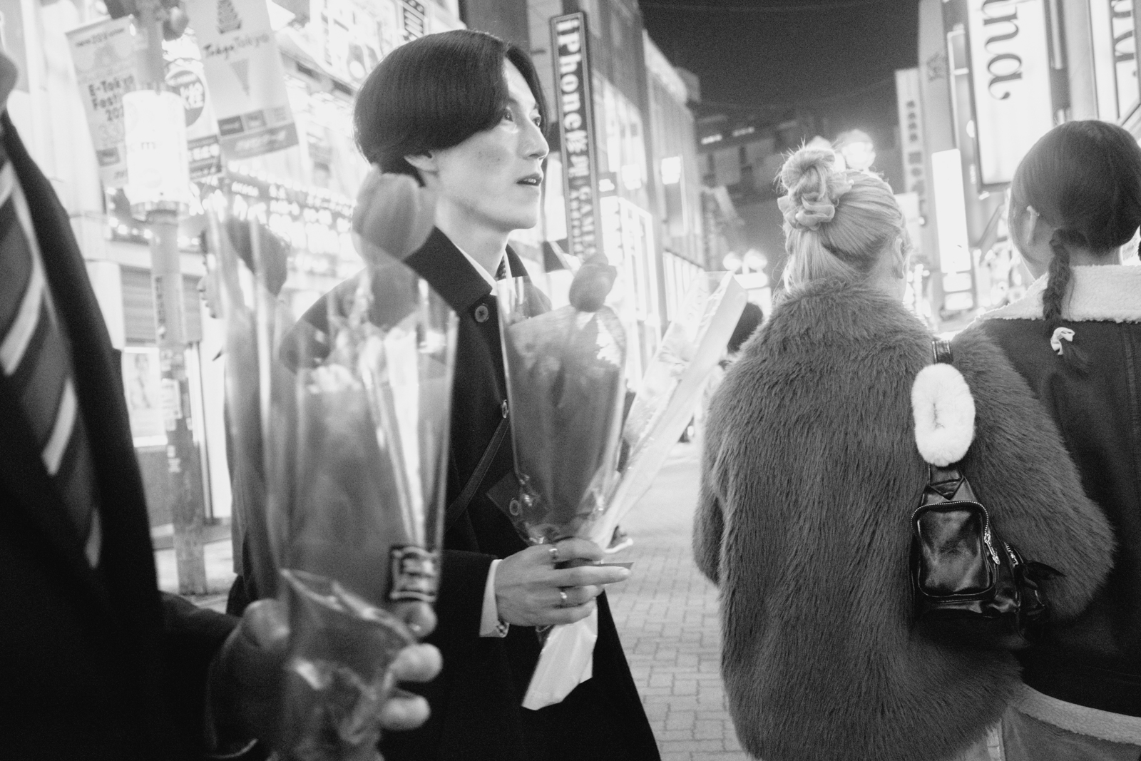 HDF 塑造黑白街拍的情感表達 1