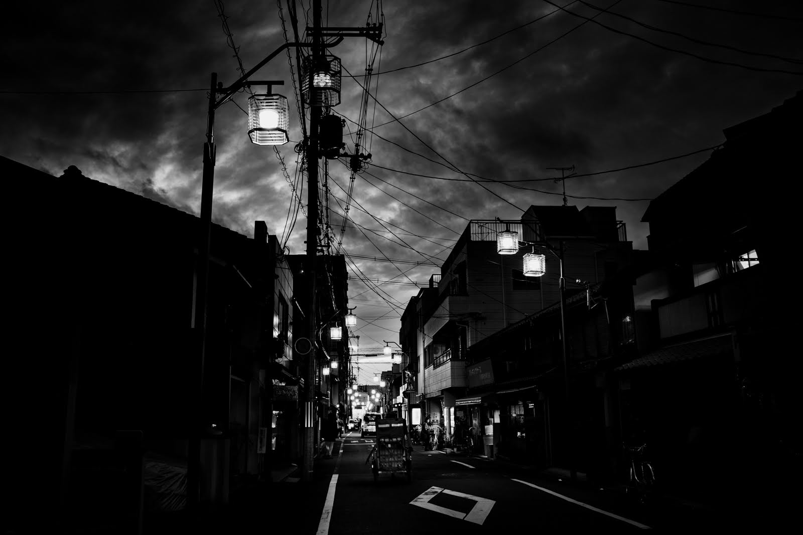 都市人群裡的迎送往來 1