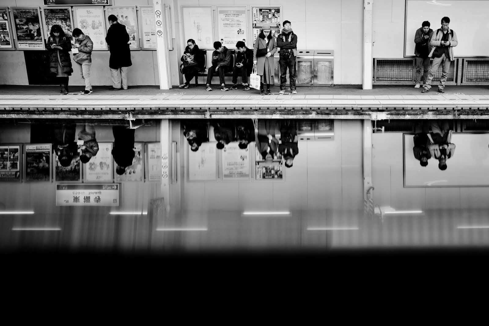 都市人群裡的迎送往來 2