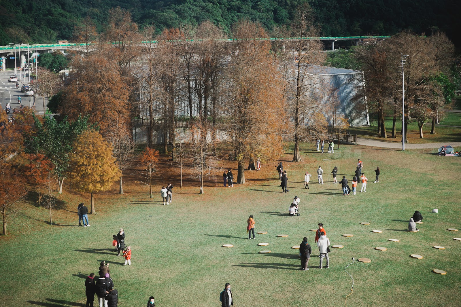 Negative 負片色彩實拍：街頭行人