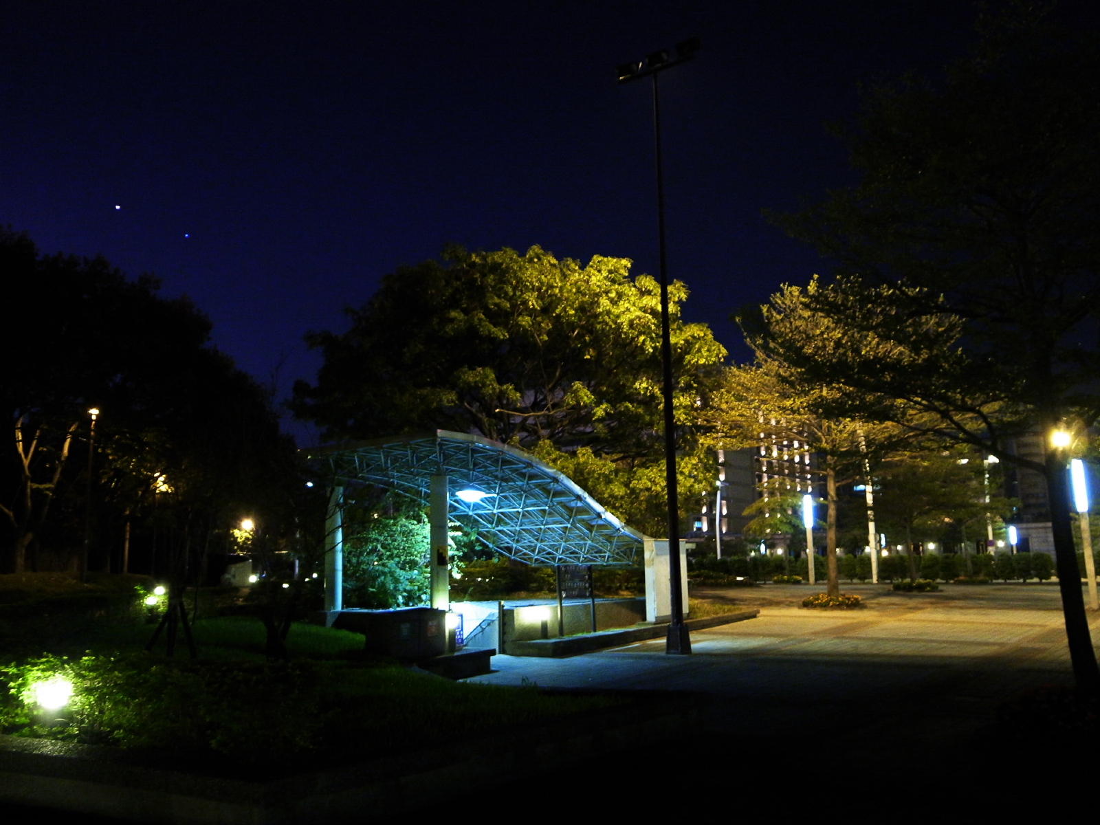 GRD III 夜景低 ISO 實拍