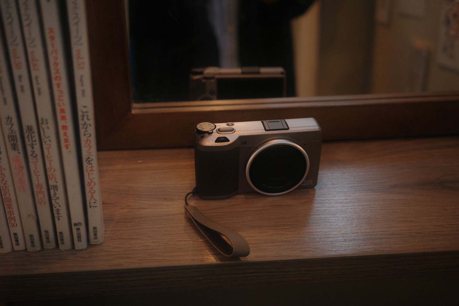 Negative 負片色彩實拍：車站光影