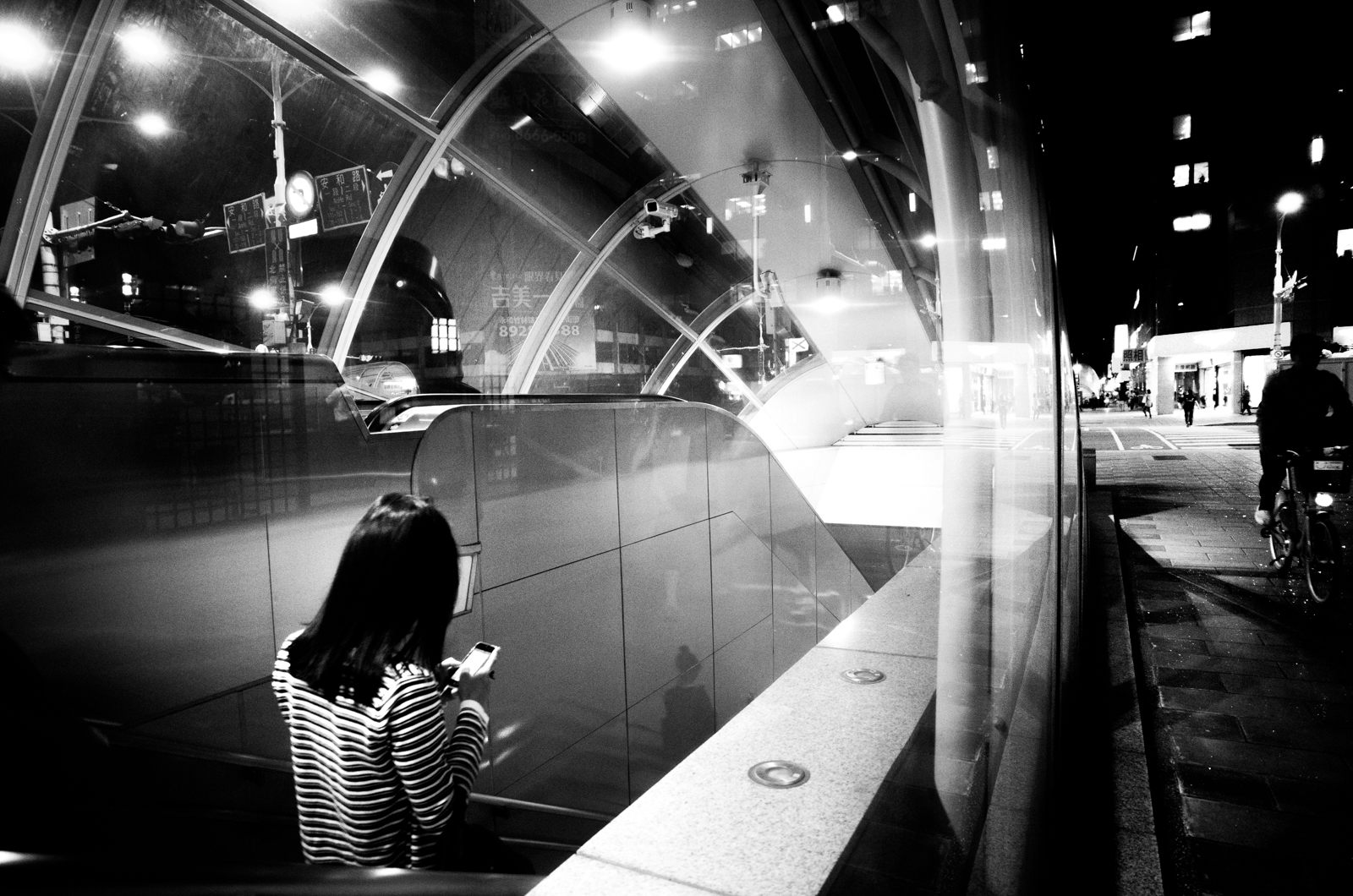 停止討論器材，才開始學會拍照