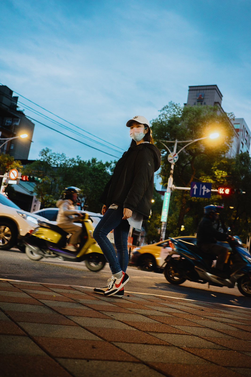 RICOH GR IIIx 實拍照片 - 城市角落 1