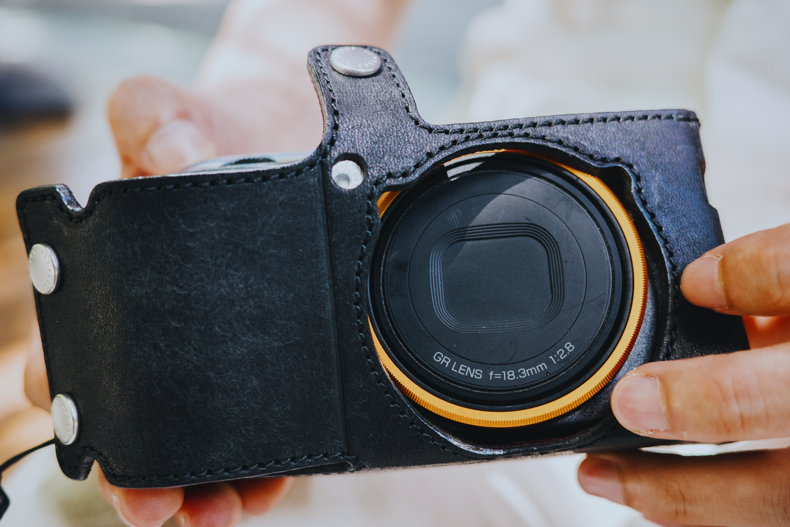 ULYSSES Bodysuit 鈕釦設計細節 4