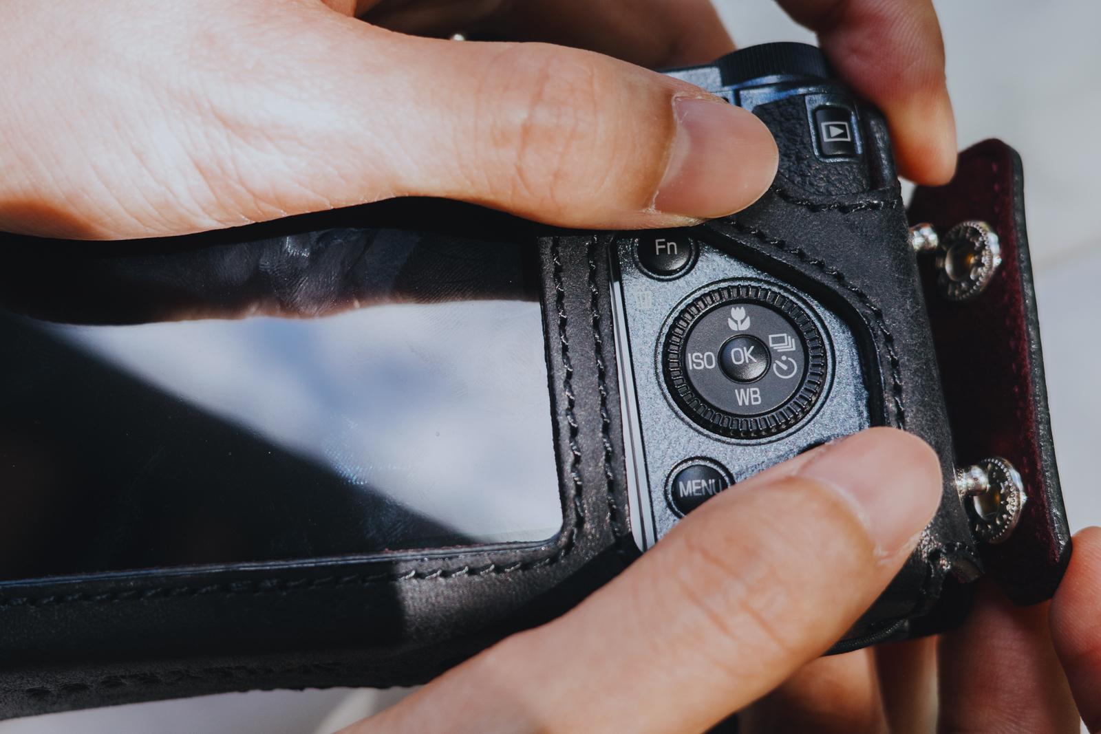 ULYSSES Bodysuit 鈕釦設計細節 5