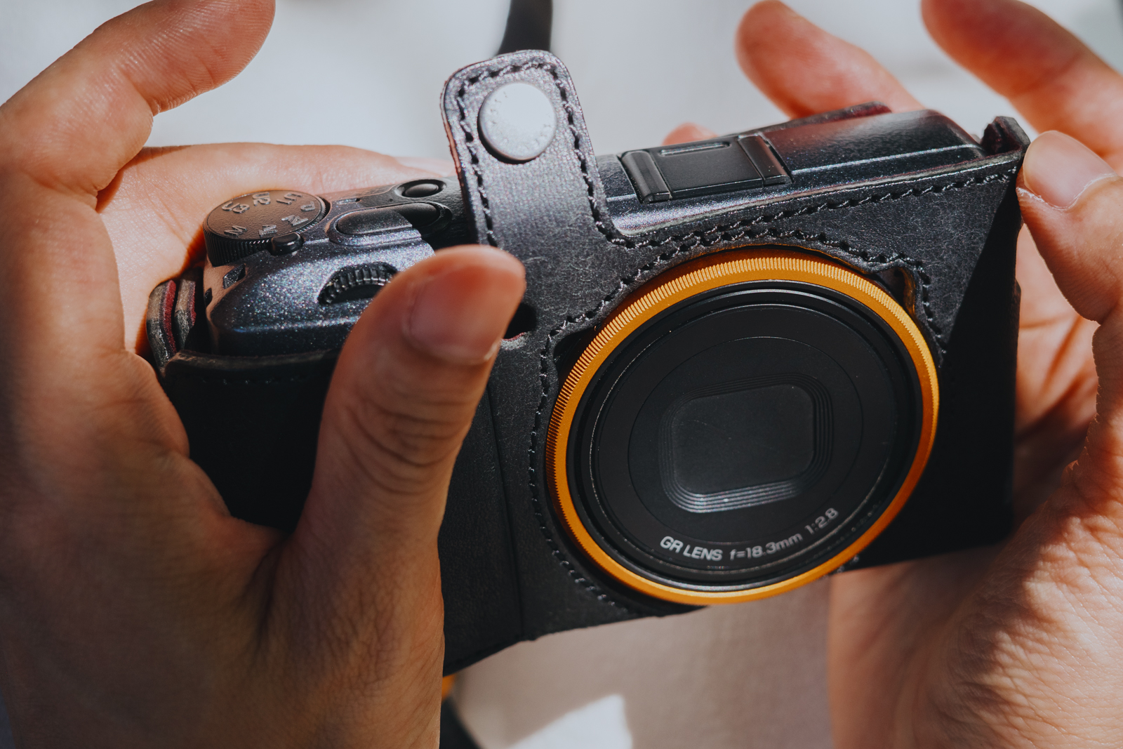 ULYSSES Bodysuit 鈕釦設計細節 7