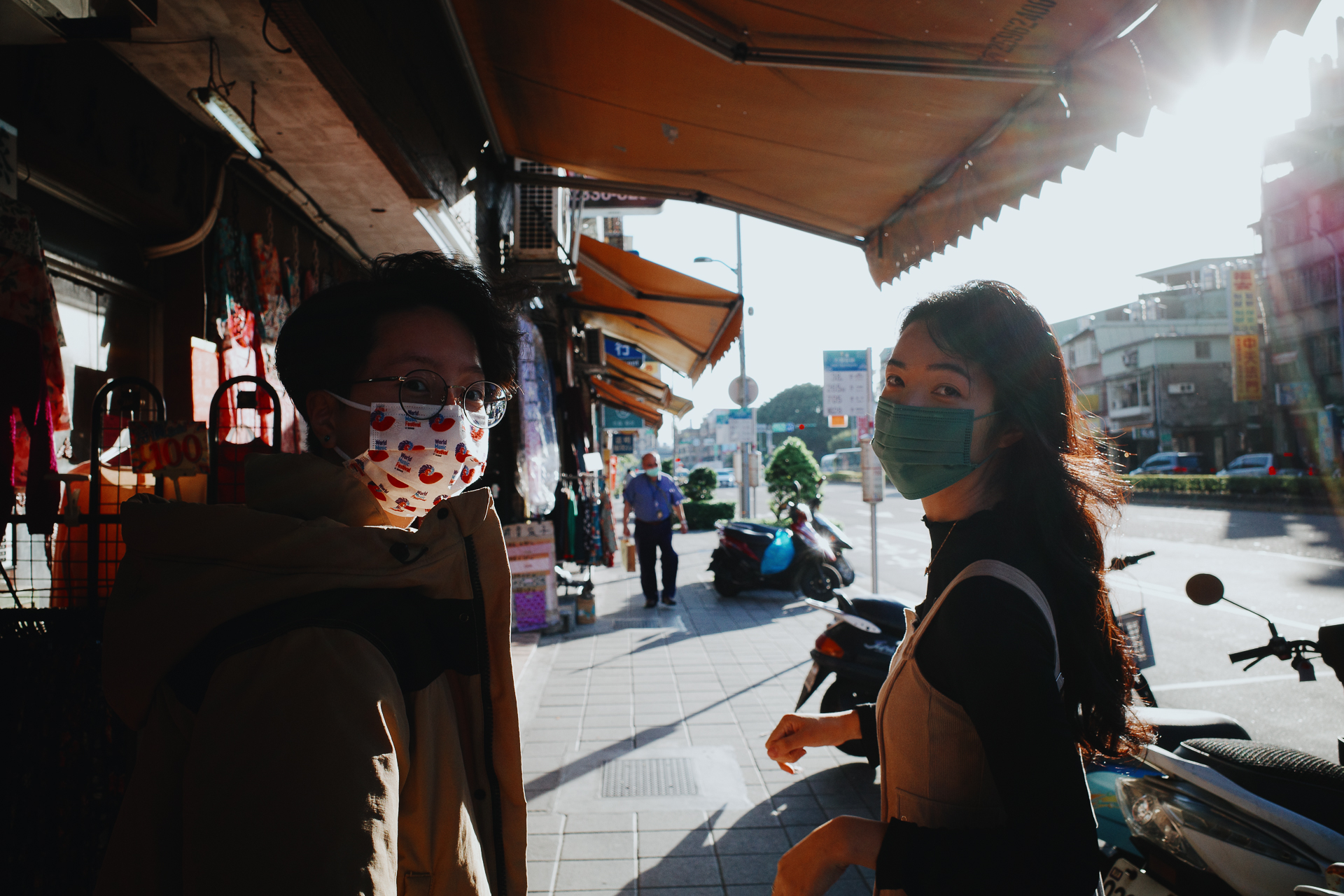 蝴蝶飛舞與光影