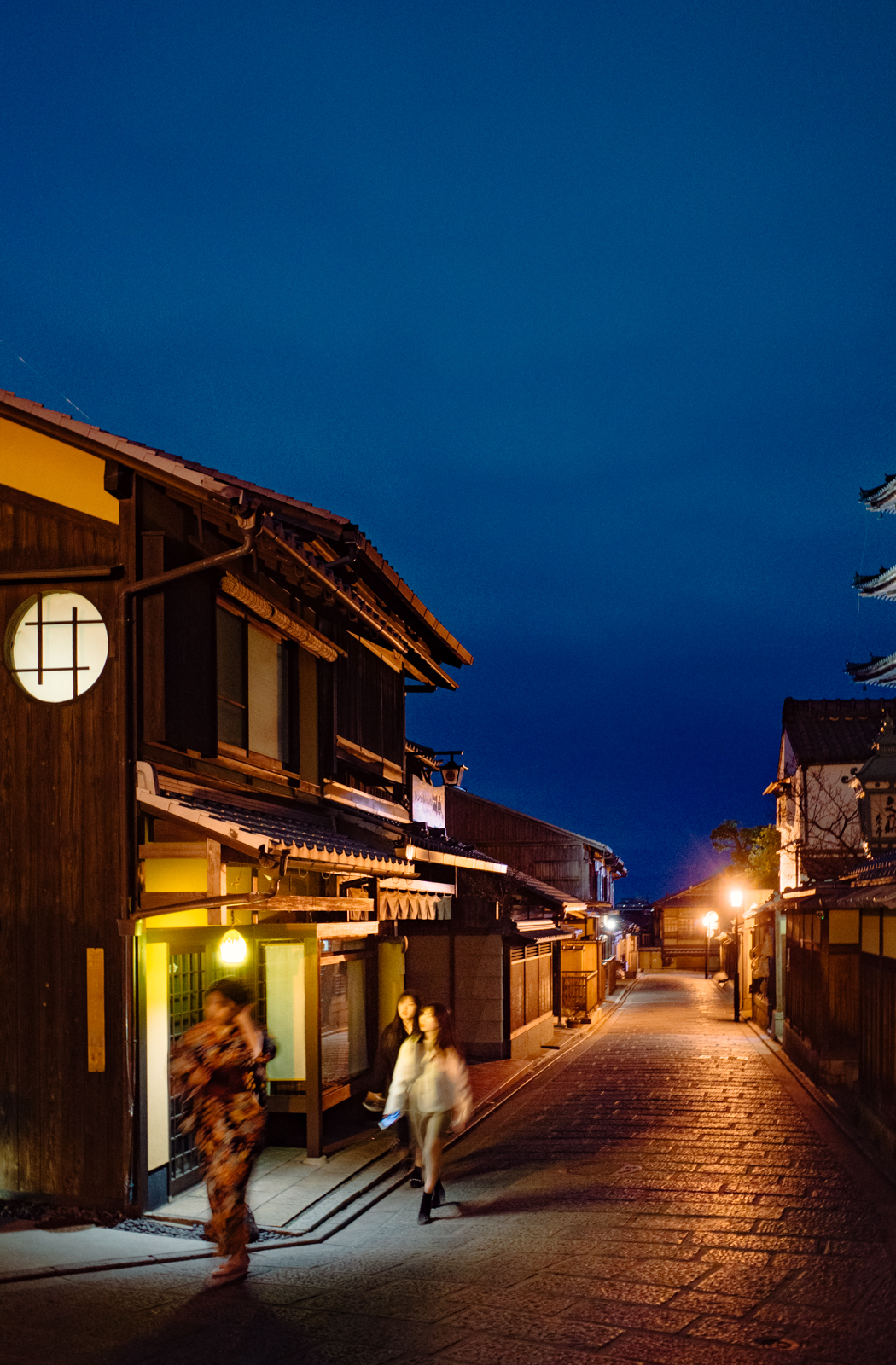 RICOH GR III 實拍作品集：慢速快門街頭盲拍