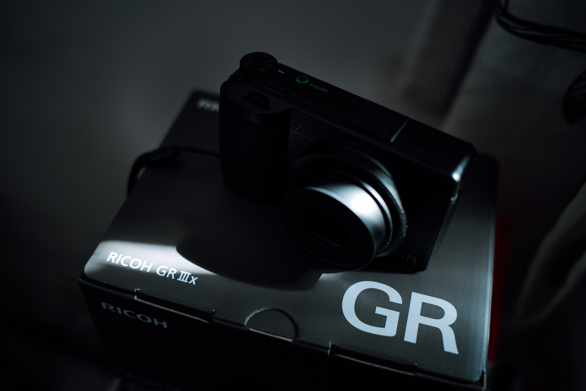 Ricoh GR IIIx 機身細節與鏡頭展示 1