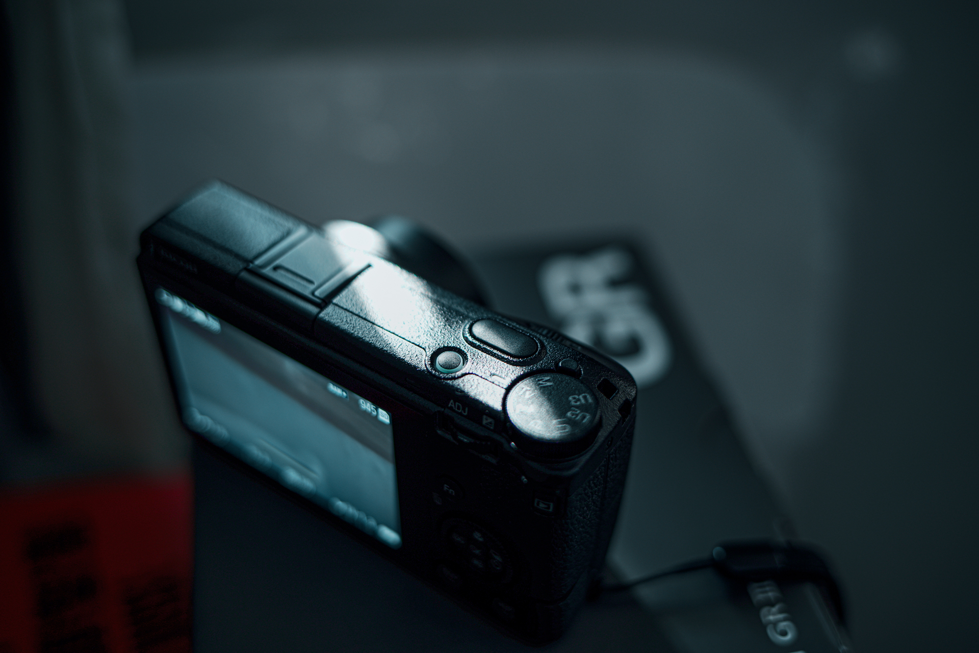 Ricoh GR IIIx 機身細節與鏡頭展示 2