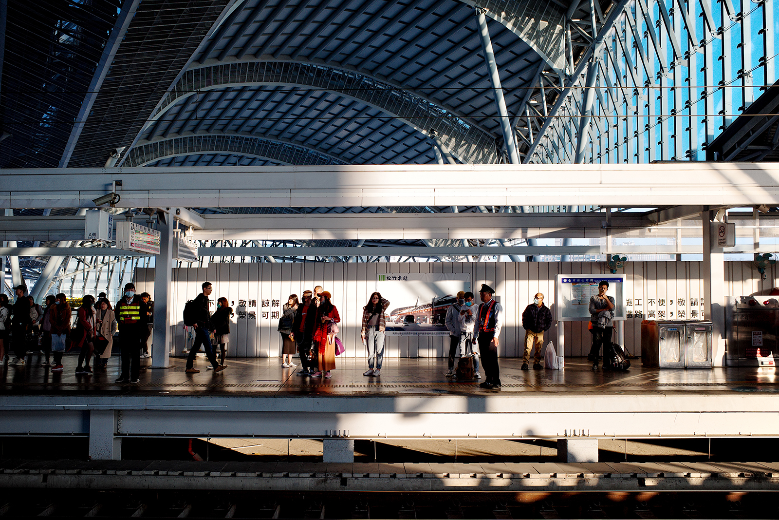 正片模式展現暖色與冷色的強烈對比