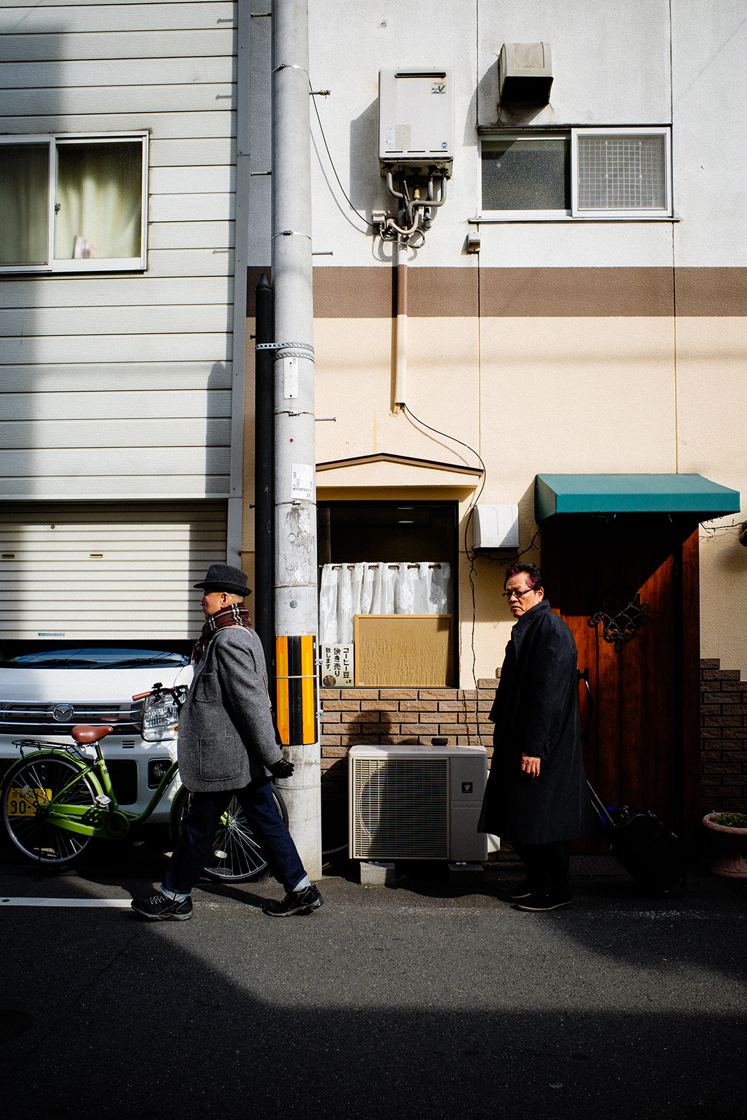 降低影調帶來的紀實厚重感