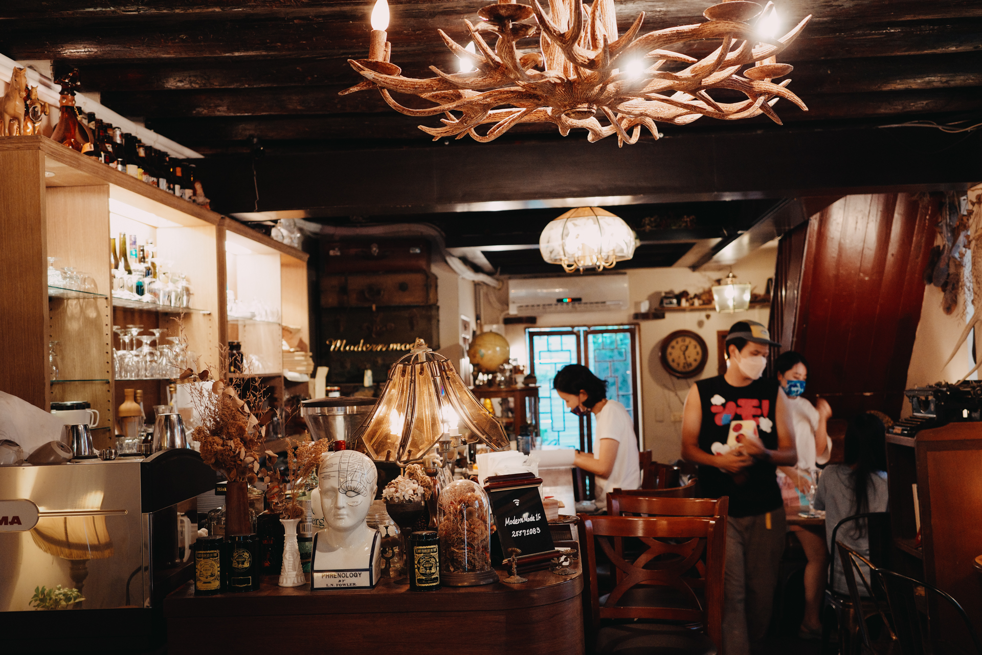 GR IIIx 室內弱光拍攝：咖啡館氛圍