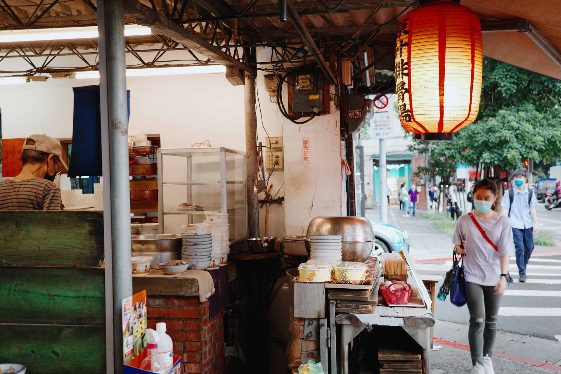 GR IIIx 街頭景物與人物排列構圖